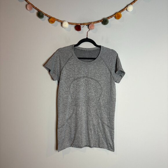 Lululemon grey short sleeve Swiftly Tech top - Picture 1 of 3